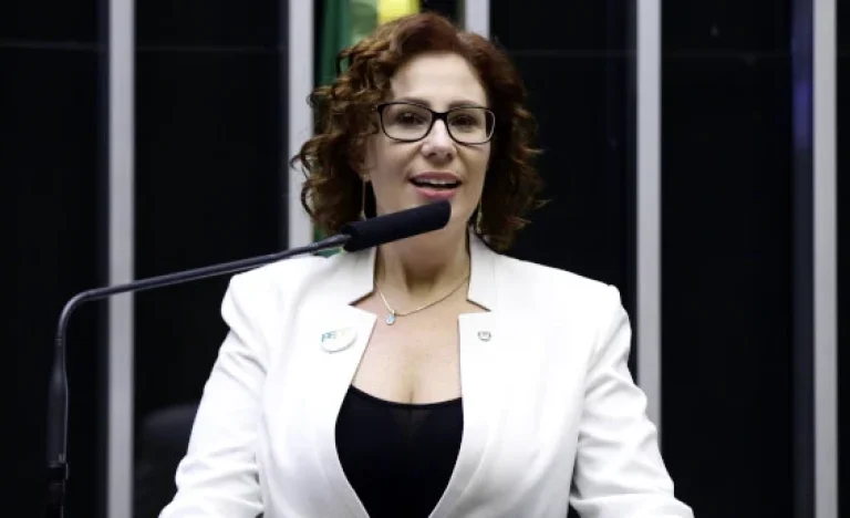 Defesa de Carla Zambelli Recorre e Extradição para o Brasil Pode Demorar Até 2 Anos na Itália