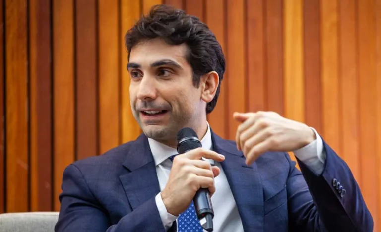 Galípolo explica corte menor na Selic: “Ganhar tempo” para entender cenário global de inflação e juros