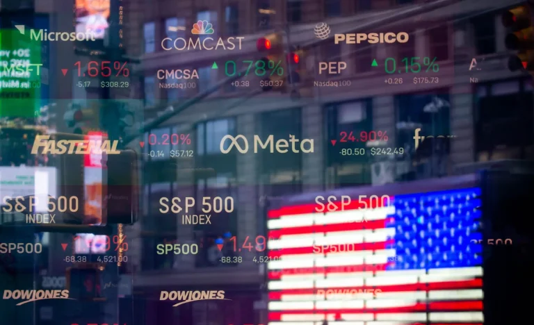 Wall Street em Queda Livre: Fim da Guerra no Oriente Médio se Distancia Após Fala Agressiva de Trump, Mercado Reage Negativamente