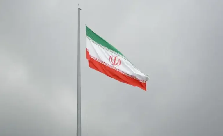 Irã Alerta: Ataques à Usina Nuclear de Bushehr Causarão Chuva Radioativa em Capitais do Golfo, Não em Teerã
