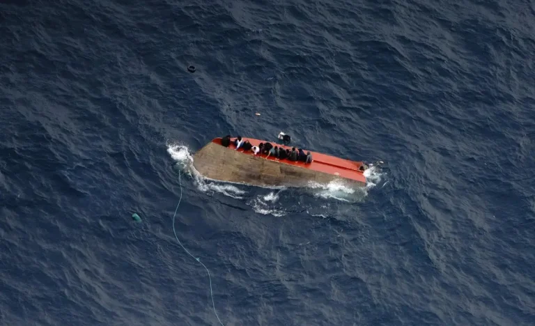 Tragédia no Mediterrâneo: Mais de 70 Migrantes Desaparecidos Após Naufrágio de Barco Partindo da Líbia