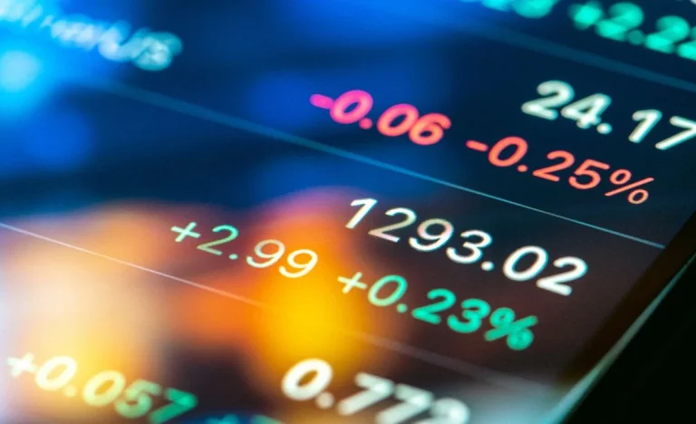 BDRs em Abril: Safra ajusta carteira com cortes na Amazon e S&P 500, e aposta em Charles Schwab e Visa em meio a tensões globais