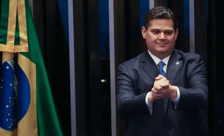 Alcolumbre quer pautar veto de Lula ao PL da Dosimetria com urgência; entenda o que muda para Bolsonaro