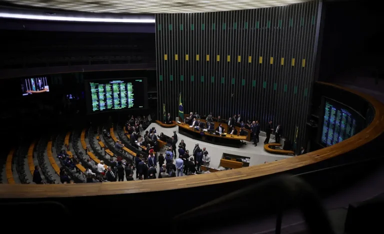 Câmara Aprova Destinação Mínima de R$ 36 Bilhões para Assistência Social em 4 Anos, PEC Segue para o Senado