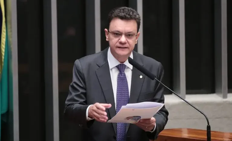 Odair Cunha do PT é eleito para o TCU na Câmara com 303 votos, superando Elmar Nascimento em disputa acirrada