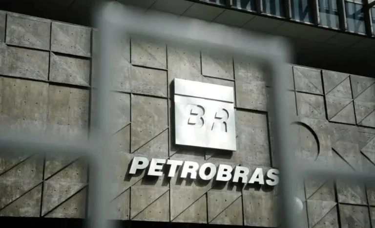 Petrobras e Prio Disparam com Alta do Petróleo Brent: Guerra no Oriente Médio Impulsiona Ações de Gigantes Energéticas