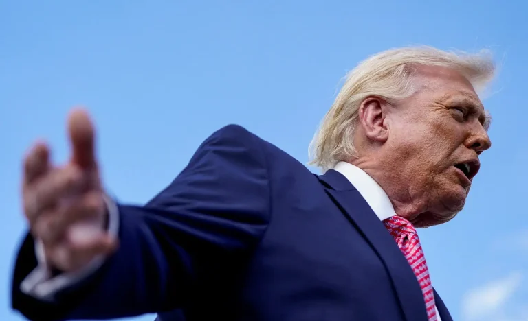 Trump demite Secretário da Marinha dos EUA após conflitos sobre expansão da “Frota Dourada” de navios de guerra
