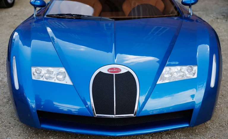 Porsche Abandona Bugatti: Venda para Consórcio Liderado por Herdeiro Egípcio Marca Saída do Ultraluxo