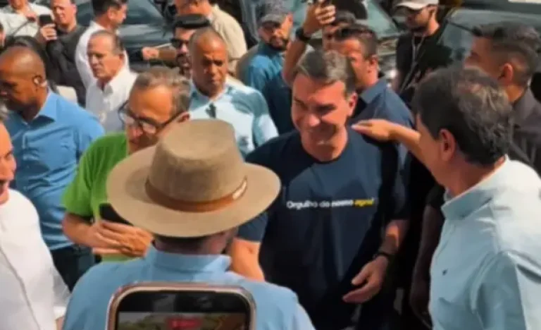 Flávio Bolsonaro acena ao MDB na Agrishow: “Mais perto de nós que do outro lado”, diz sobre Lula
