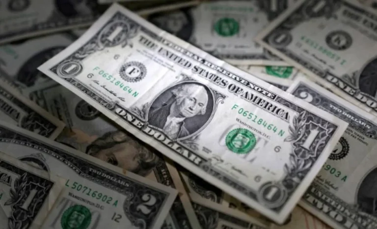 Dólar Cruza R$ 5: Maior Dissidência no Fed desde 1992 e Olho no Copom Agitam Mercado