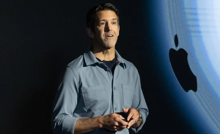 Futuro CEO da Apple, John Ternus, revela segredo para o sucesso no trabalho impulsionado por IA: “O cuidado com seu trabalho importa”