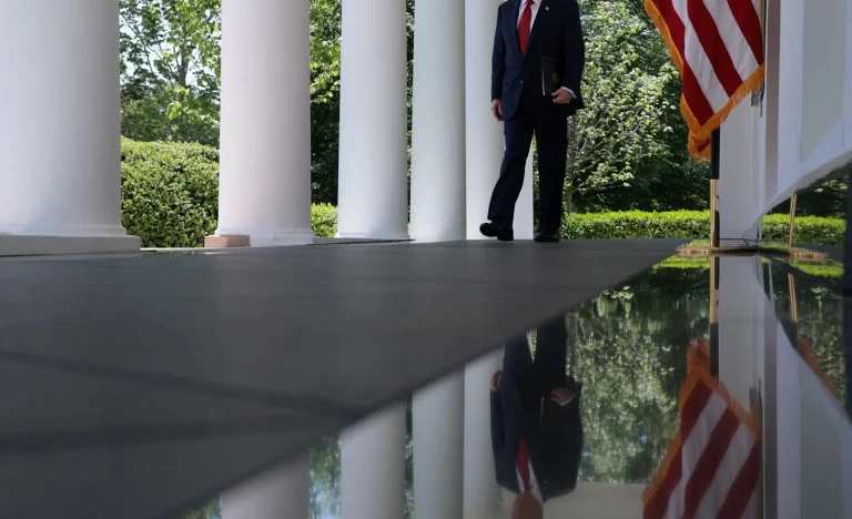 Trump Detona Proposta de Paz do Irã: “Totalmente Inaceitável” e Acusa Teerã de “Brincar” com EUA há 47 Anos