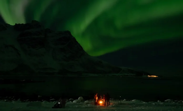 Aurora Boreal: Fenômeno Que Vira Pesadelo Turístico na Noruega com Guias Ilegais e Golpes Chineses