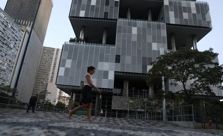 Petrobras (PETR4) Balanço 1º Tri 2026: Lucro e Dividendos Surpreendem? Analistas Revelam Expectativas