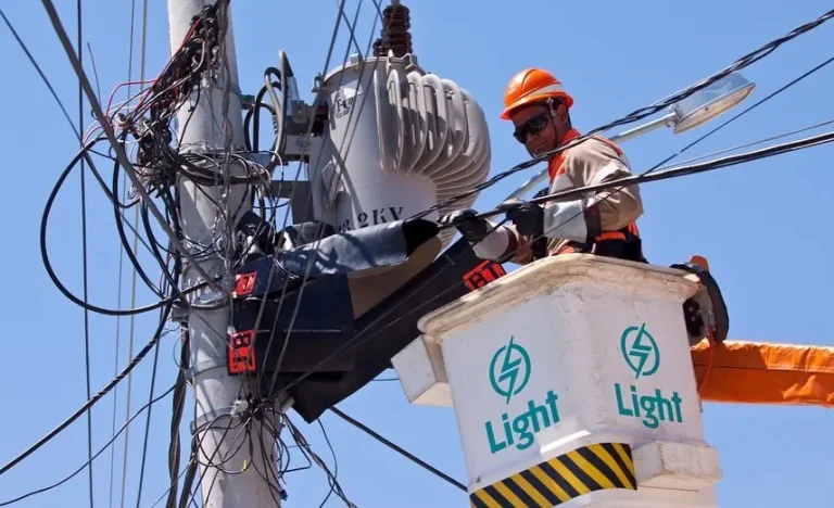 Light (LIGT3) Surpreende com Lucro Líquido de R$ 2,8 Bilhões no 1º Trimestre, Alta de 573% Impulsionada por Créditos Tributários e Renovação de Concessão