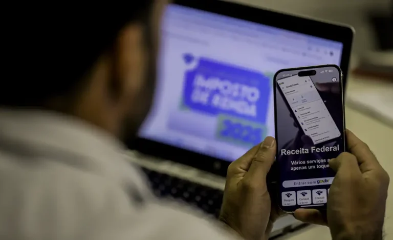 Antecipar Restituição Imposto de Renda: Vantagem ou Cilada? Descubra o Momento Certo para o Crédito Compensar e Evitar Perdas