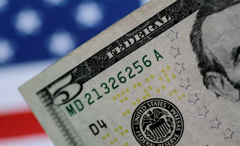 Dólar dispara no Brasil com tensão EUA-Irã: Investidores em alerta com mercado volátil e incertezas globais