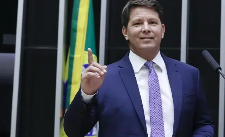 Motta Alerta STF: Mário Frias Viajou ao Exterior sem Aval da Câmara em Missão Desconhecida
