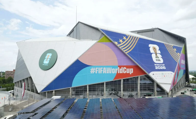 Fãs da Copa do Mundo: Um Público Engajado em Tecnologia, Finanças e Automóveis, Revela Pesquisa