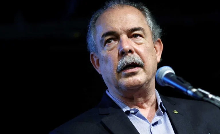 BNDES Confirma Venda de Ações da Petrobras em Maio: Aloizio Mercadante Explica Motivos e Planos Futuros