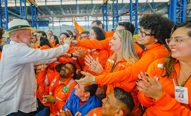 Lula alerta: IA e fake news podem distorcer eleição de 2026; Petrobras anuncia R$ 2,8 bilhões em investimentos no Amazonas