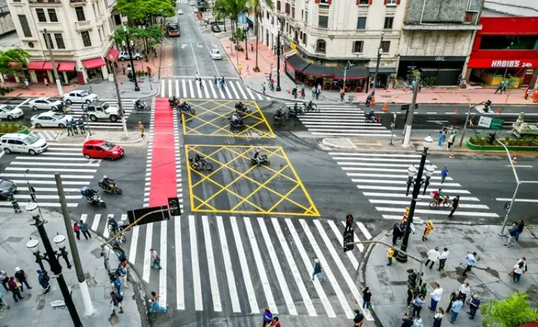 Justiça Freia “Times Square Paulistana”: Obras de Painéis Gigantes e Ruas Fechadas na Av. São João Suspensas