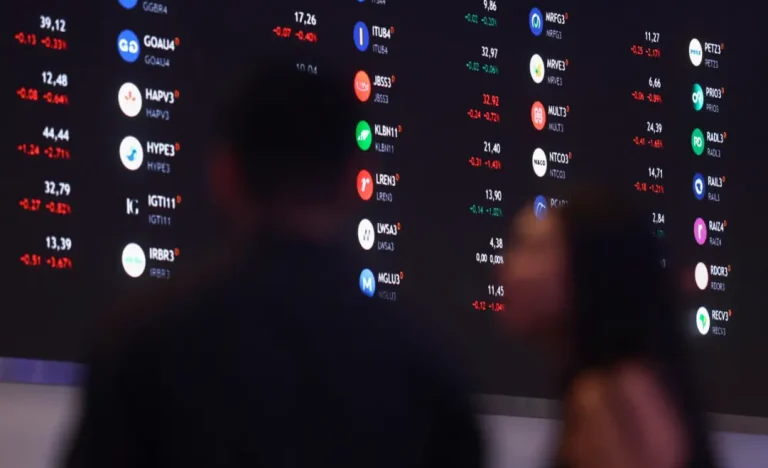 Ibovespa em Queda: PIB Forte, Decisão dos EUA sobre PCC e CV e Juros Elevados Pesam no Mercado Brasileiro