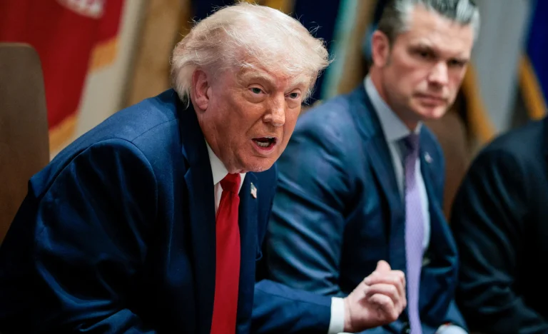 Trump Define Prazo para Decisão Crucial sobre Acordo com Irã: Reunião Urgente Define Futuro Nuclear e Geopolítico