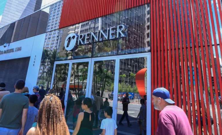 Lojas Renner (LREN3): Itaú BBA eleva preço-alvo para R$ 18 e recomenda compra, mas prefere C&A no setor de varejo