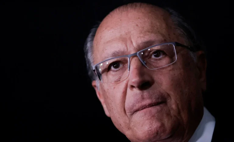 Alckmin: Governo Brasileiro Busca União Nacional e Diálogo com EUA para Reverter Tarifas sobre Produtos