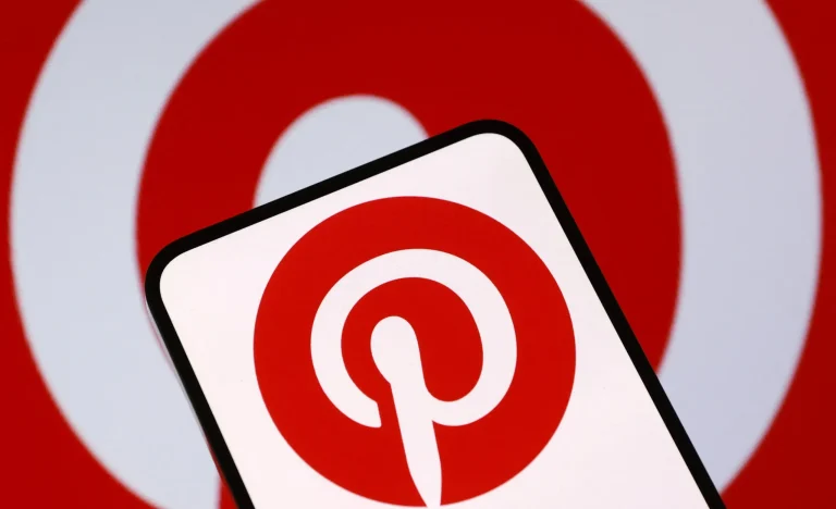 Pinterest turbina IA com acordo bilionário de nuvem de US$4 bi com Amazon Web Services até 2031