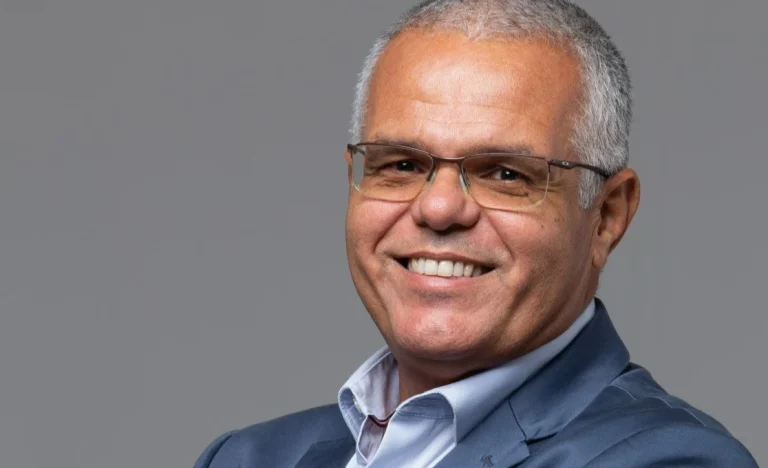 Custos de IA em Queda? Nvidia Aposta em Competição de Modelos e Aumento da Oferta de Hardware para Reduzir Preços