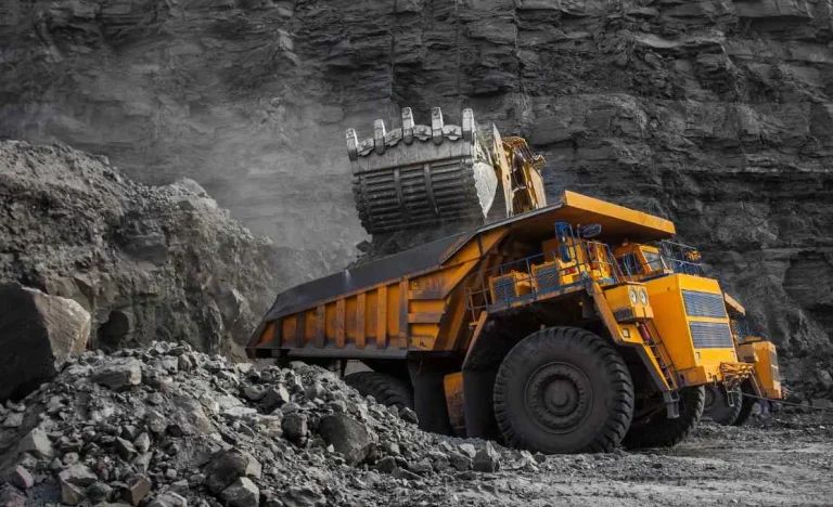 Plano de Trump para Minerais Críticos: G7 Cético e Indústria Dividida em Busca de Preços Justos