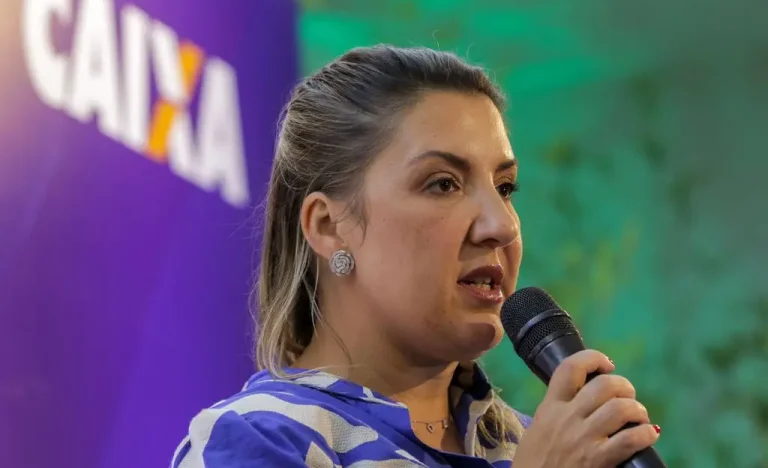 Flávio Bolsonaro escala ex-presidente da Caixa, Daniella Marques, para núcleo econômico de pré-campanha presidencial