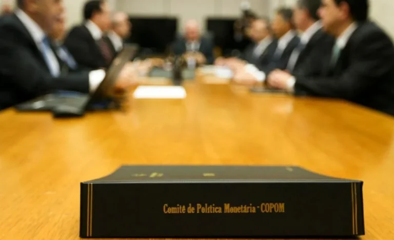 Copom Reduz Selic para 14,25%: O Que Mudou Exatamente no Comunicado do Banco Central?