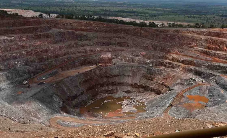 Aura Minerals (AURA33) Choca Mercado: Recompra de US$ 200 Milhões em Ações Após Tombo de 40%, CEO Afirma Confiança na Geração de Caixa