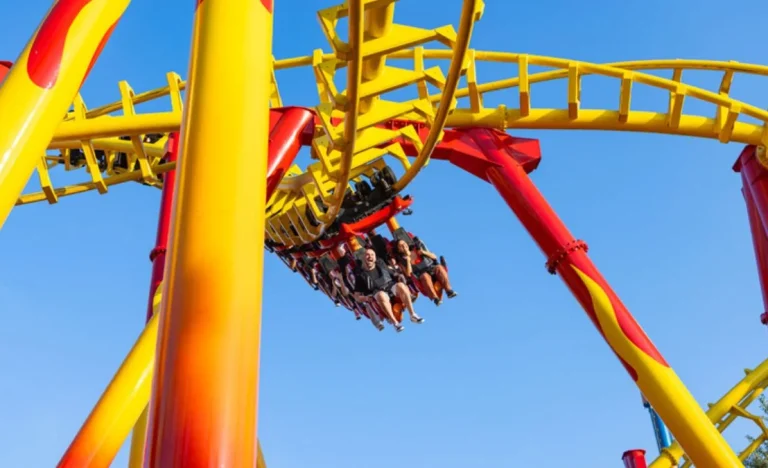 Fire Whip no Beto Carrero World: Montanha-russa icônica ganha R$ 24 milhões em modernização com novos trilhos e tecnologia holandesa