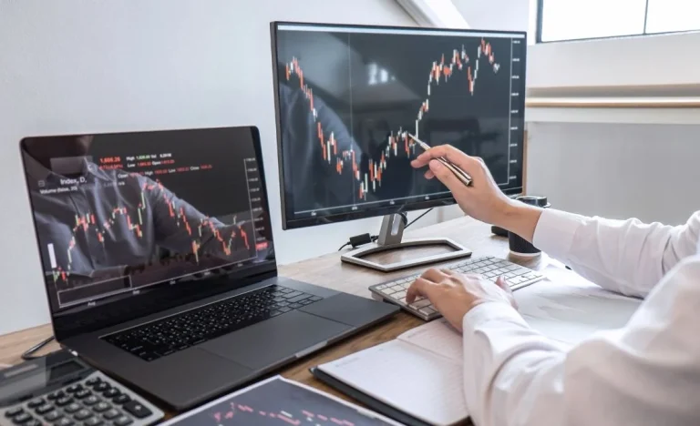 Day Trade ou Swing Trade: Descubra Qual Estratégia de Bolsa Combina Mais Com Seu Bolso e Perfil