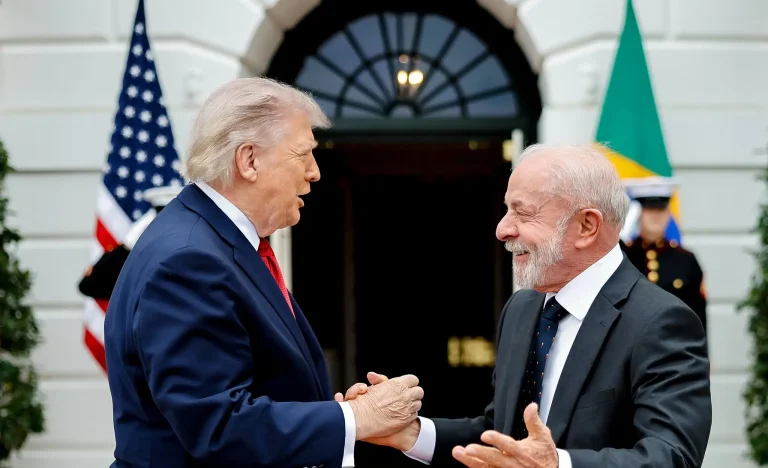 Trump classifica Lula como “volátil” e afirma “não pensar” no presidente brasileiro em entrevista