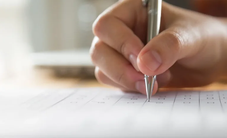Estudantes nos EUA Repensam Carreiras: O Medo da IA Leva a Mudanças Drásticas nas Escolhas Acadêmicas