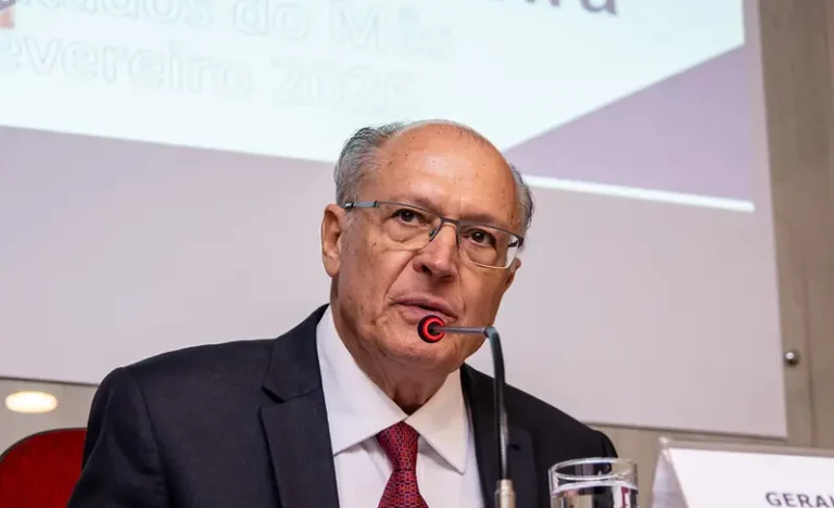 Alckmin confirma: Gasolina terá 32% de etanol a partir de quarta-feira, prometendo alívio no bolso e ganhos ambientais