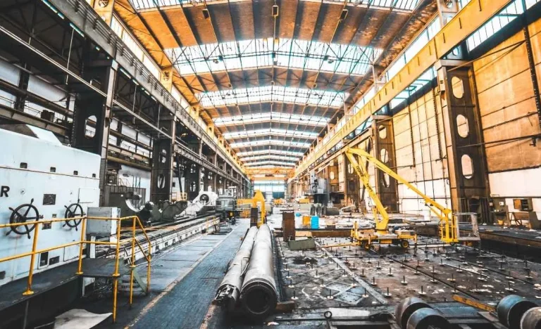 Confiança da Indústria Brasileira Dispara em Junho: Empresários Otimistas com Recuperação e Futuro, Aponta FGV