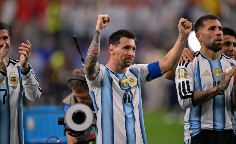 Argentina rumo ao título da Copa: Quebra de Tabu de 24 Anos e Campo Minado no Mata-Mata