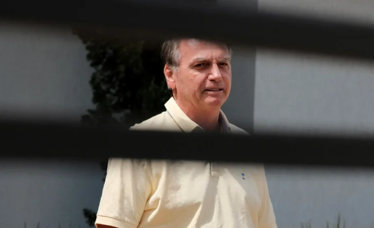 PGR pede prisão domiciliar de Bolsonaro mantida e arma apreendida retida ao STF, entenda o caso
