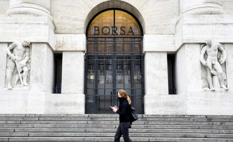 Bolsas Europeias em Queda: Tecnologia e Tensão em Ormuz Pressionam Mercados, IA em Foco