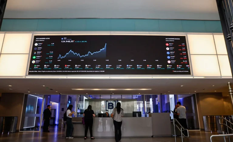 Feriado de 9 de Julho em SP: Bolsa de Valores Aberta ou Fechada? Saiba os Horários de Negociação da B3