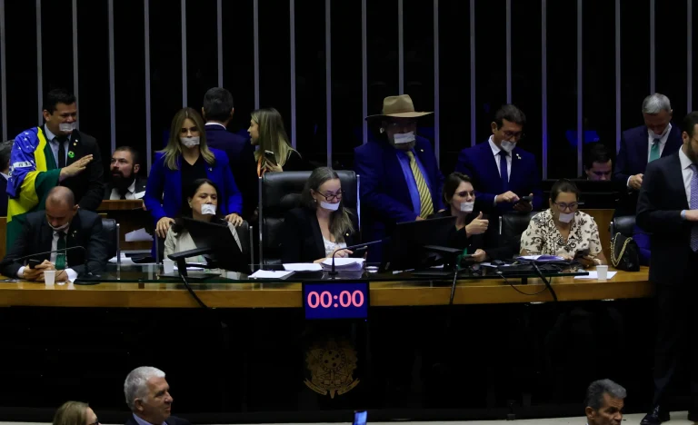 Câmara em recesso sem punição a bolsonaristas que invadiram Mesa Diretora; processo disciplinar contra deputados está parado