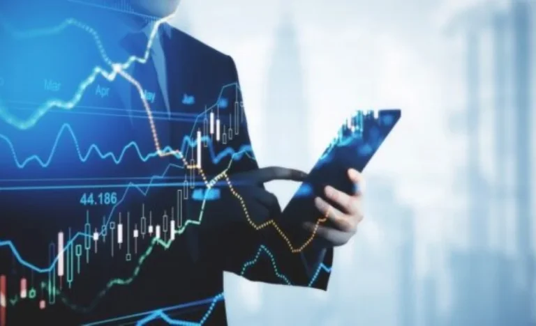 Day Trade: Ágora recomenda compra de Petrobras (PETR4) e venda de WEG (WEGE3) com potencial de ganho de até 1,48% hoje