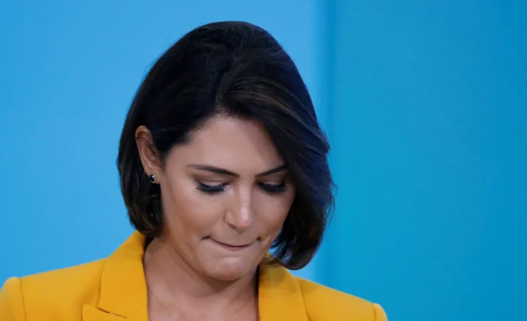 Michelle Bolsonaro aceita reconciliação com Flávio Bolsonaro em vídeo: “Te desculpo” e une forças pela militância