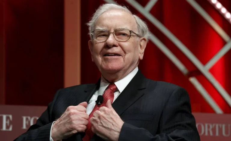 Warren Buffett: A Maré Baixa Revela Quem Nada Nu nos Investimentos e Como Evitar Surpresas em Crises Financeiras